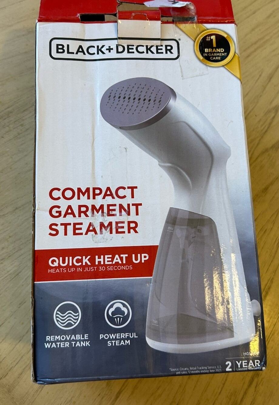 Black & Decker Garment Steamer Removable Water Tank Quick HeatUP Travel Friendly